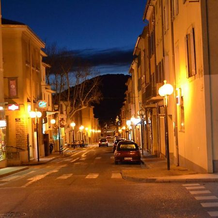 Y Here Vaison-la-Romaine Eksteriør billede