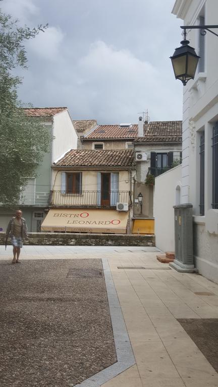 Y Here Vaison-la-Romaine Eksteriør billede